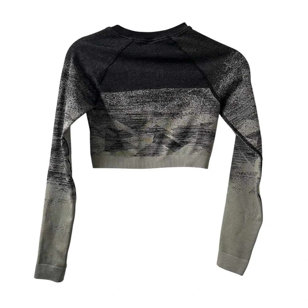 Gymshark Black and Gray Ombré Women's Long Sleeve Crop size Small - Picture 2 of 3